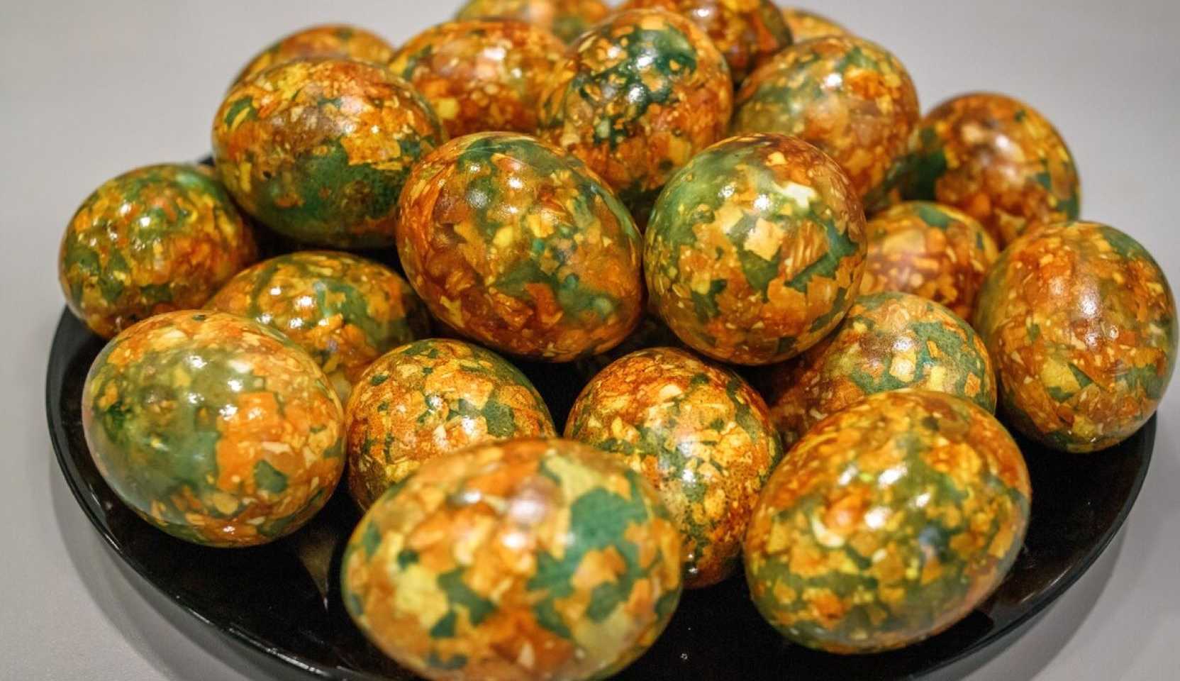 Изображение блюда: Мраморные яйца на Пасху — Eda.Video