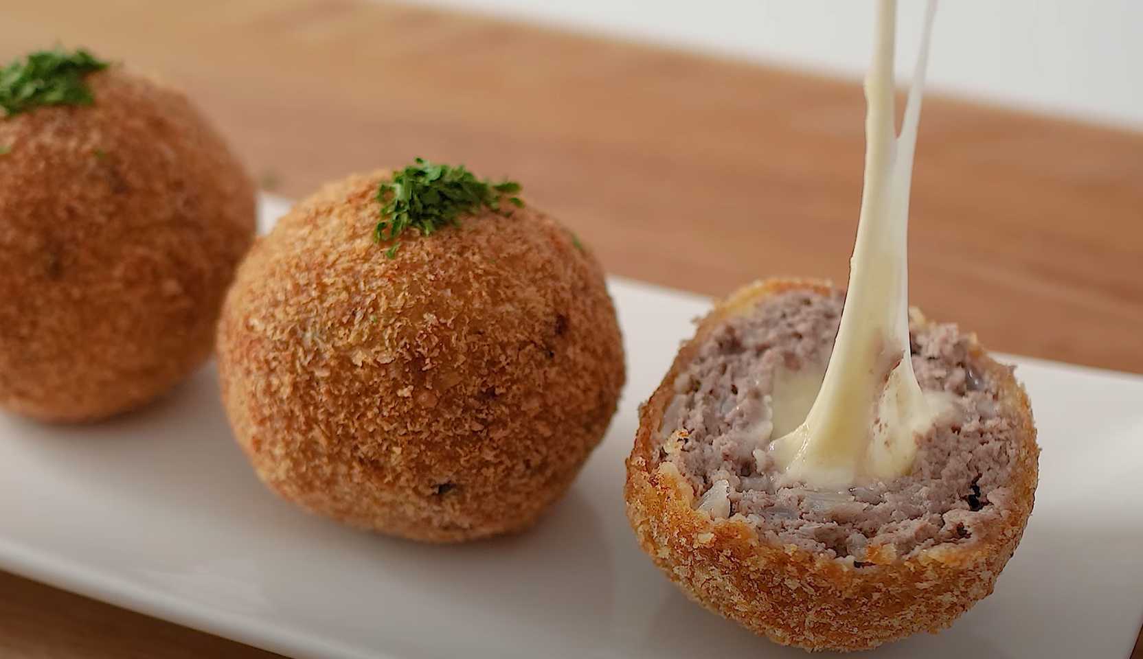 Изображение блюда: Мясные колобки с сыром — Eda.Video