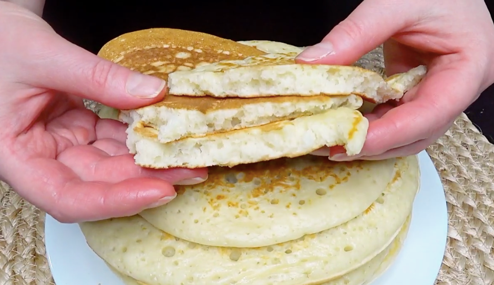 Изображение блюда: Толстые блины на кефире — Eda.Video