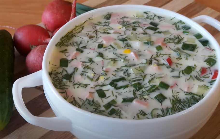 Рецепт: Окрошка на сыворотке с колбасой с редиской