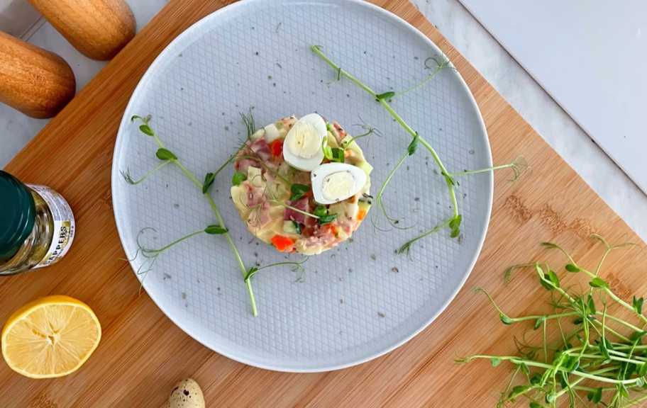 Новый рецепт: Оливье с перепелкой — Eda.Video