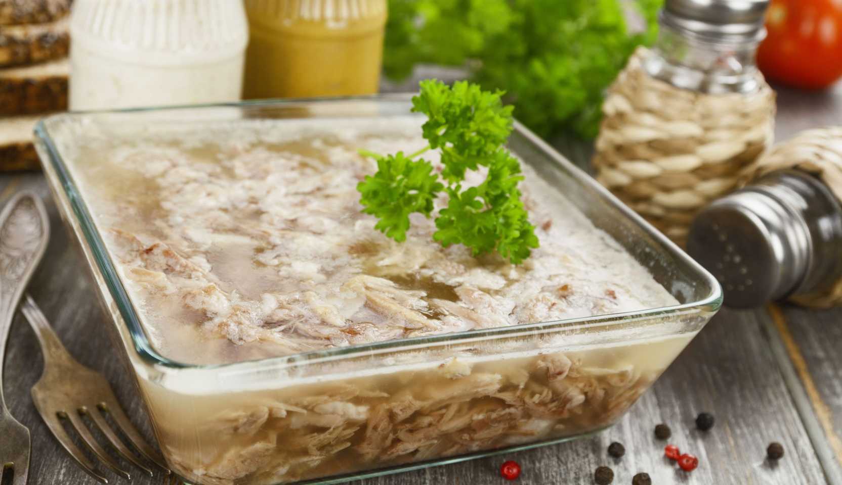 Изображение блюда: Холодец домашний из свинины — Eda.Video