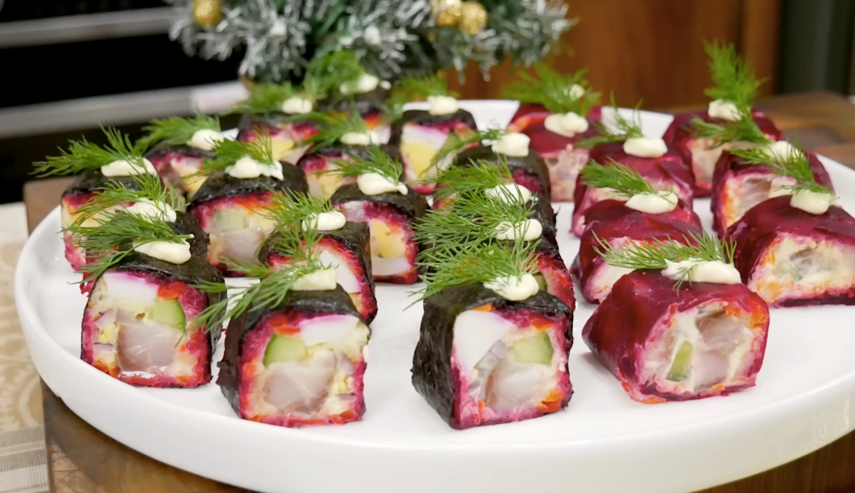 Изображение блюда: Роллы Селедка под шубой — Eda.Video