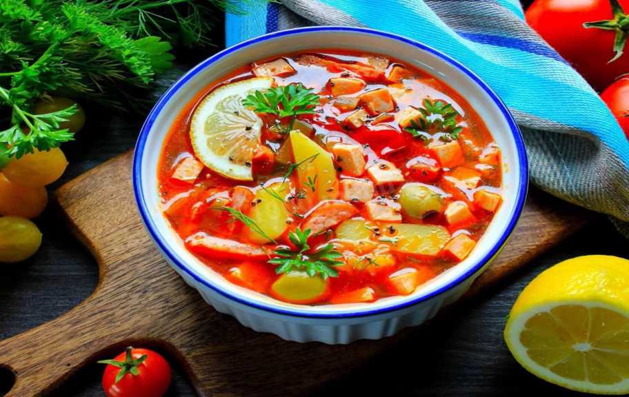 Новый рецепт: Солянка с колбасой и оливками — Eda.Video