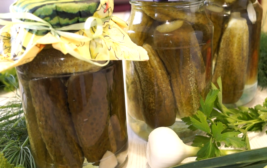 Новый рецепт: Хрустящие маринованные огурцы на зиму — Eda.Video