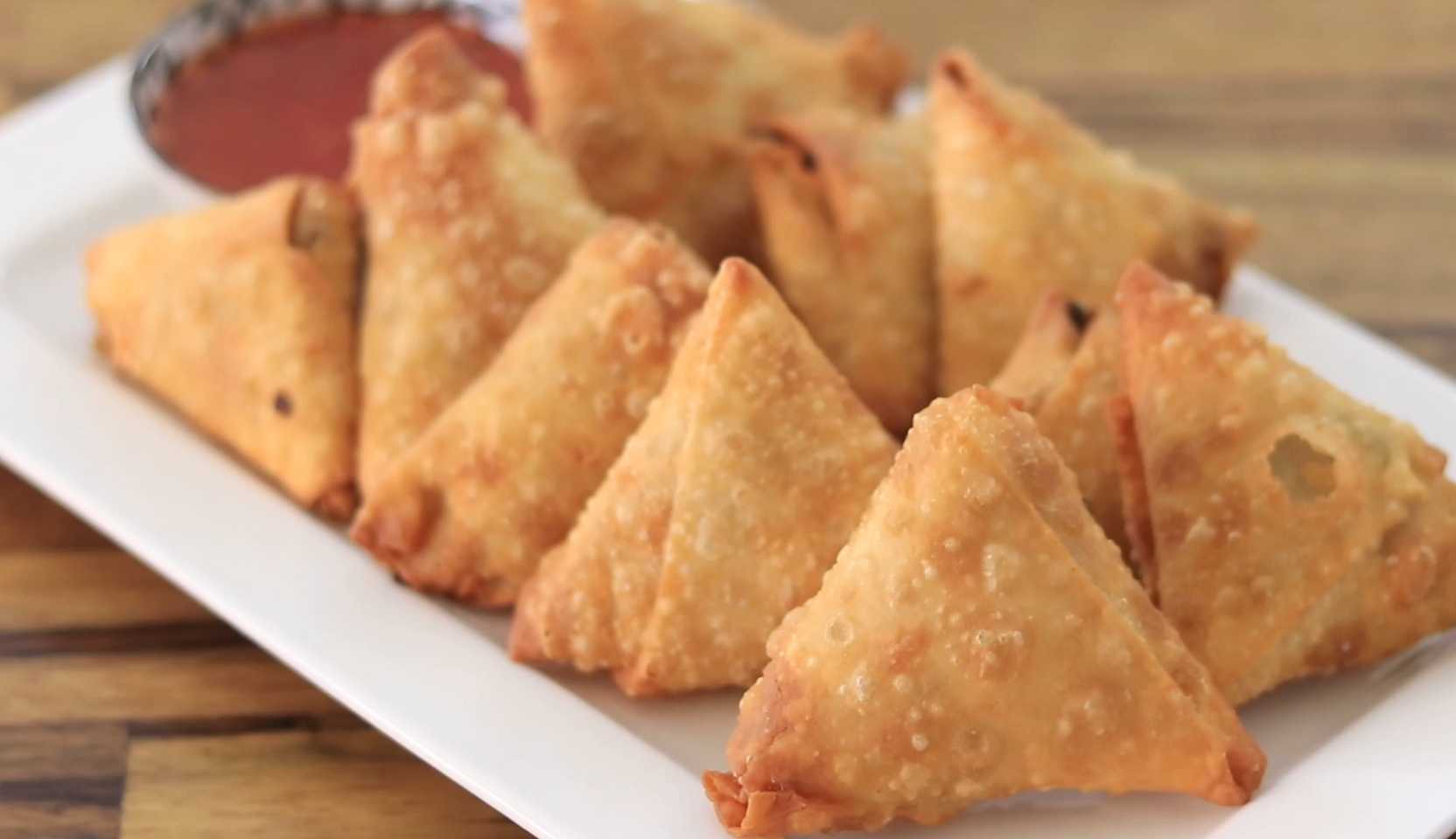 Изображение блюда: Самоса с луком — Eda.Video