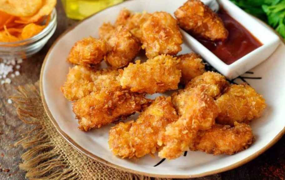 Популярный рецепт для начинающих: Хрустящие куриные наггетсы — Eda.Video