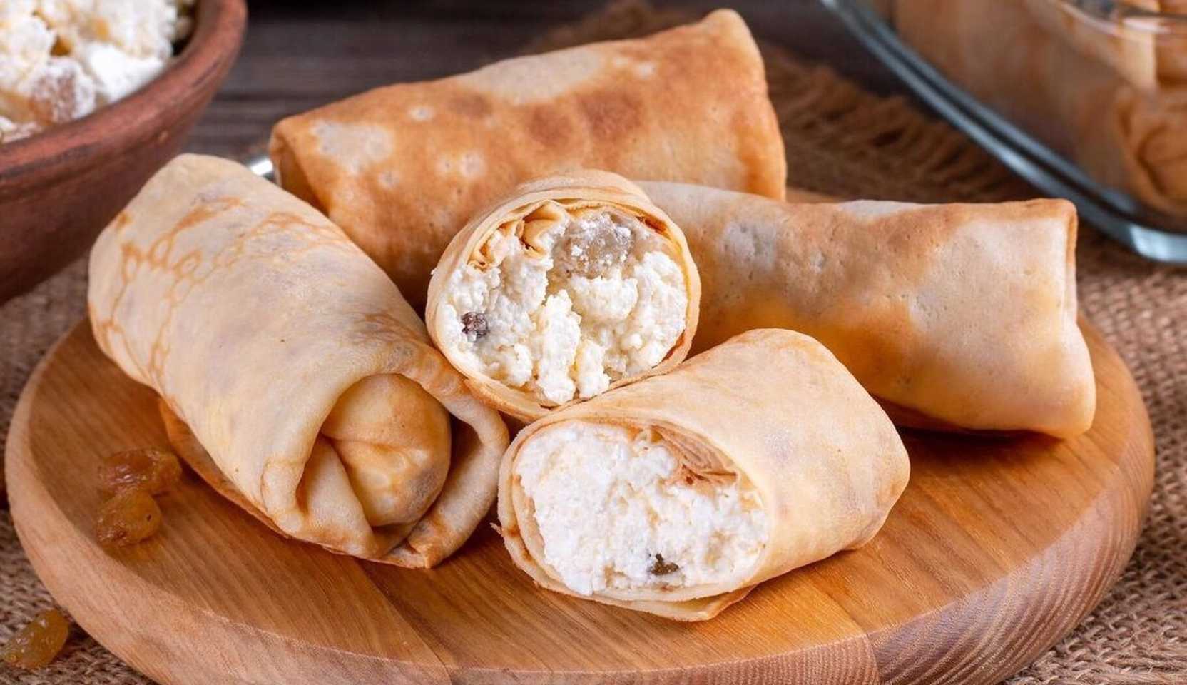 Изображение блюда: Блины с творогом — Eda.Video