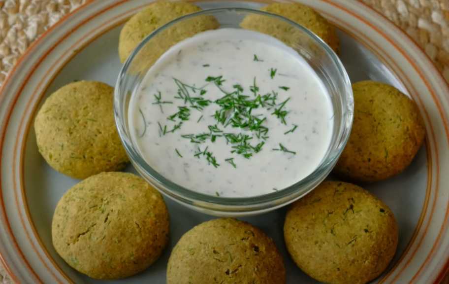 Рецепт: Веганский фалафель из горошка и нута