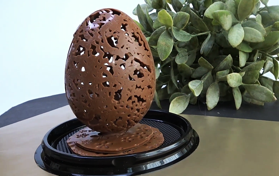 Новый рецепт: Ажурные шоколадные яйца на пасху — Eda.Video