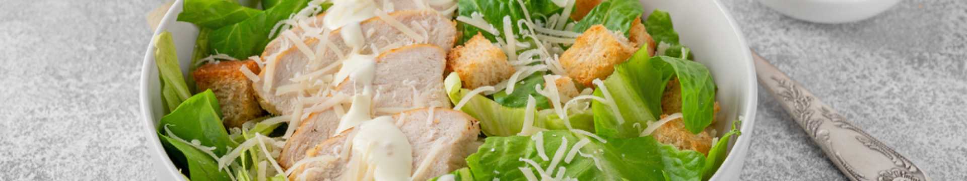 Диетический салат Цезарь с курицей — Eda.Video