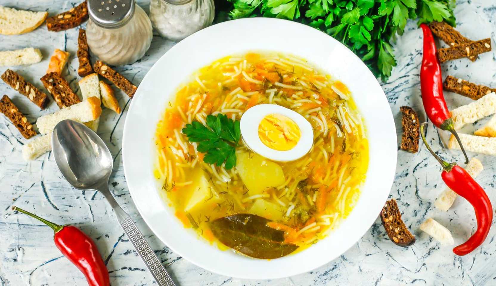 Изображение блюда: Армянский суп с вермишелью и яйцом — Eda.Video