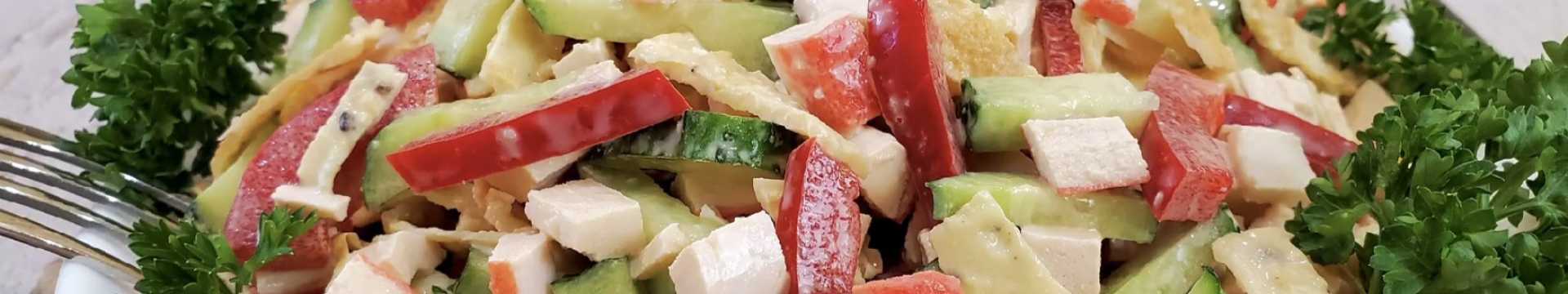 Крабовый салат с яичными блинчиками — Eda.Video