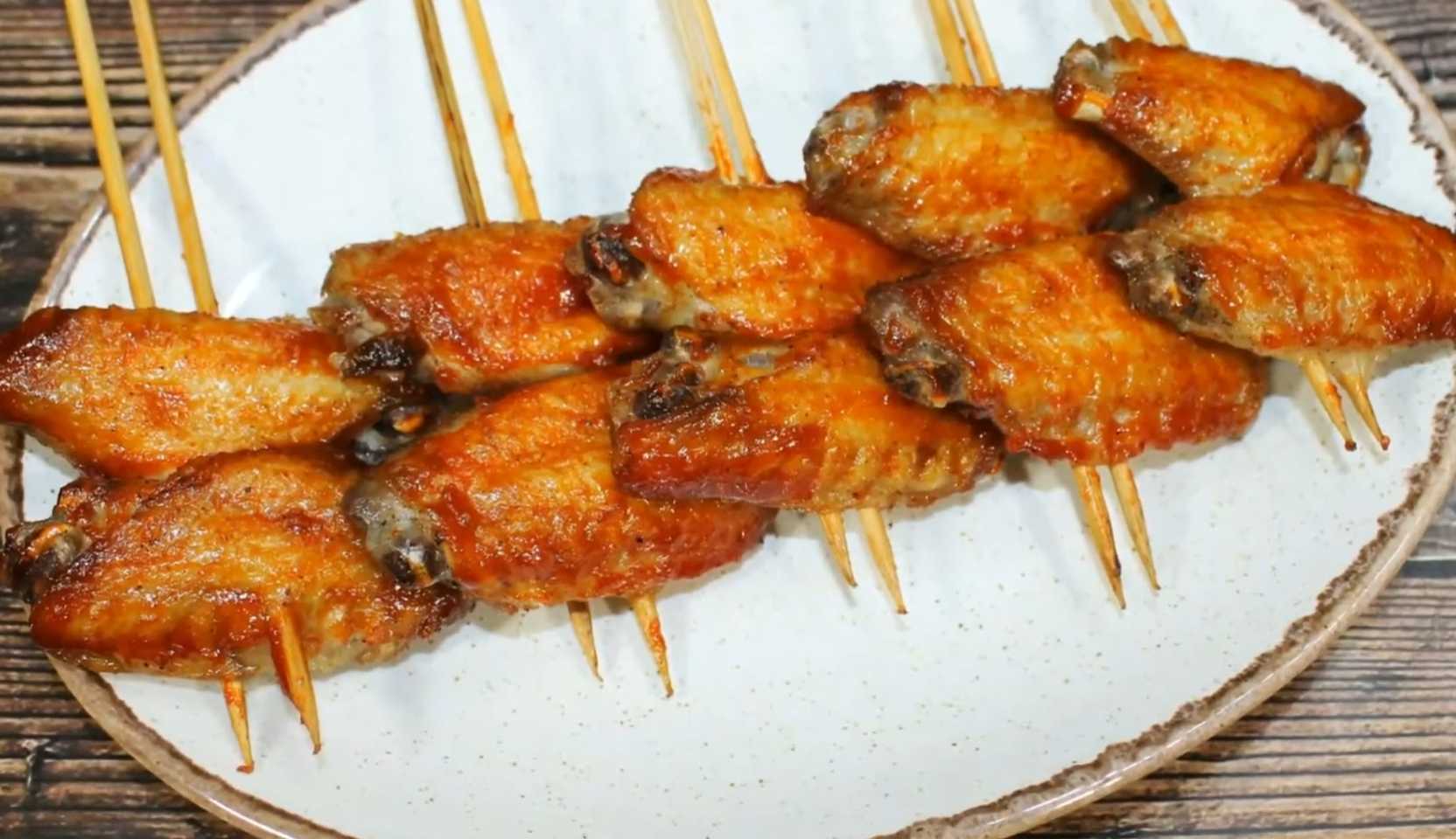 Изображение блюда: Корейские куриные крылышки Так Нальге — Eda.Video