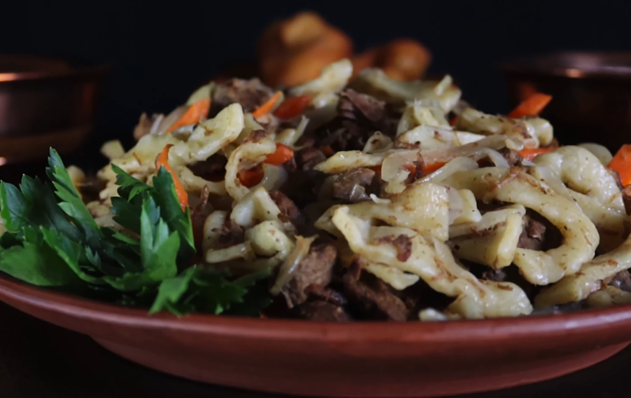 Новый рецепт: Калмыцкая лапша с мясом Хурсн Махн — Eda.Video