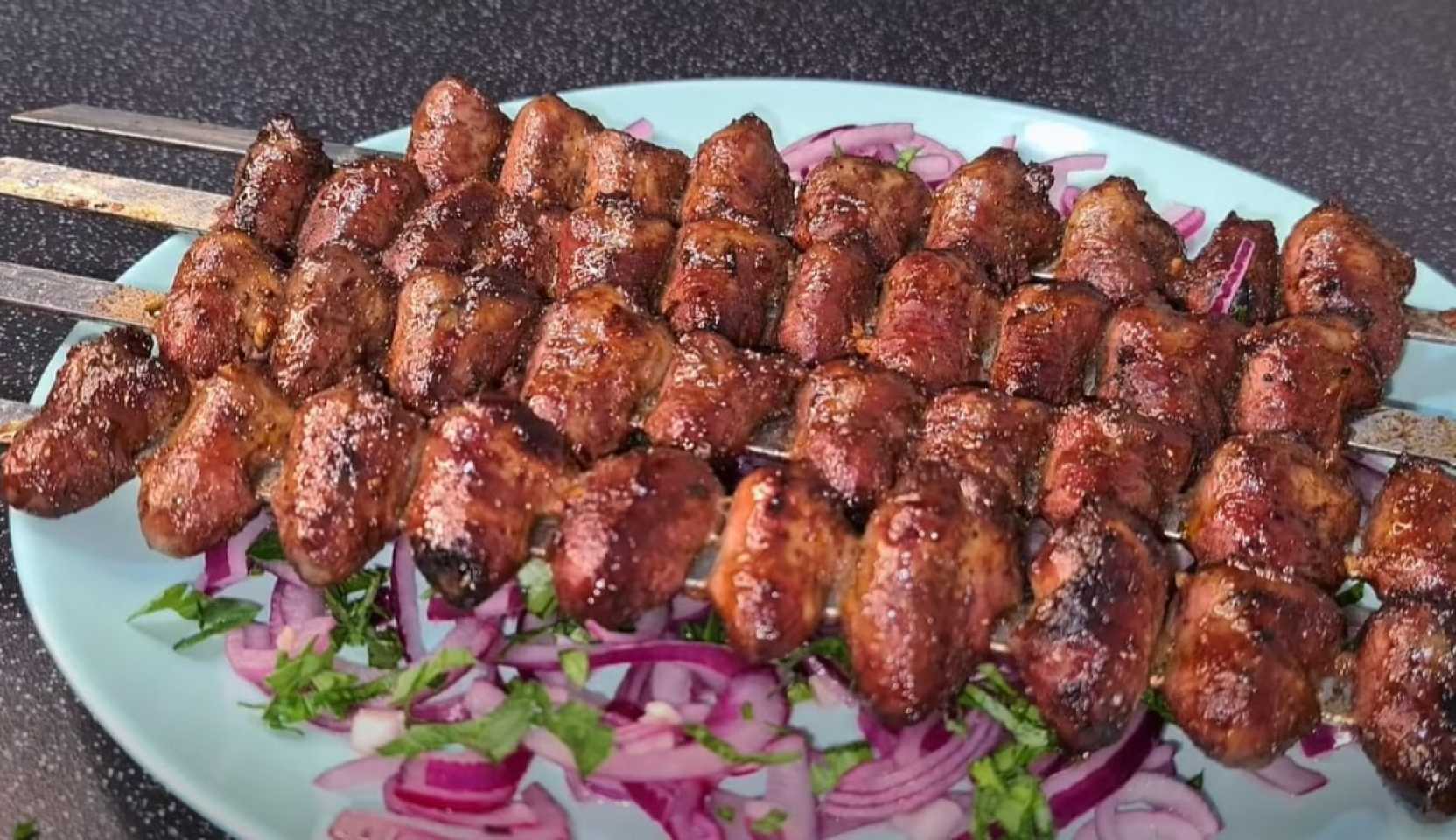 Популярный рецепт — Шашлык из куриных сердечек на мангале