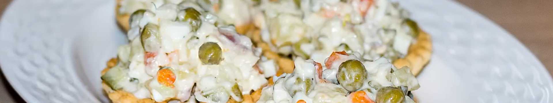 Оливье с копченой рыбой — Eda.Video