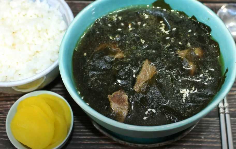 Рецепт: Суп из водорослей Миёк кук