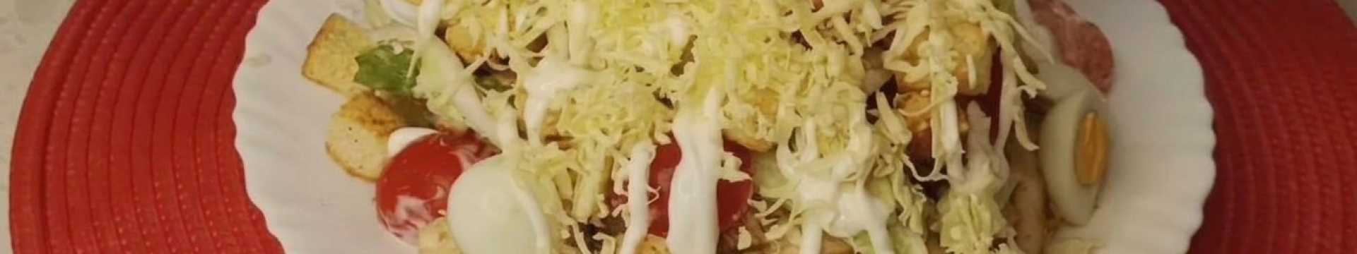 Салат Цезарь с жареной курицей — Eda.Video
