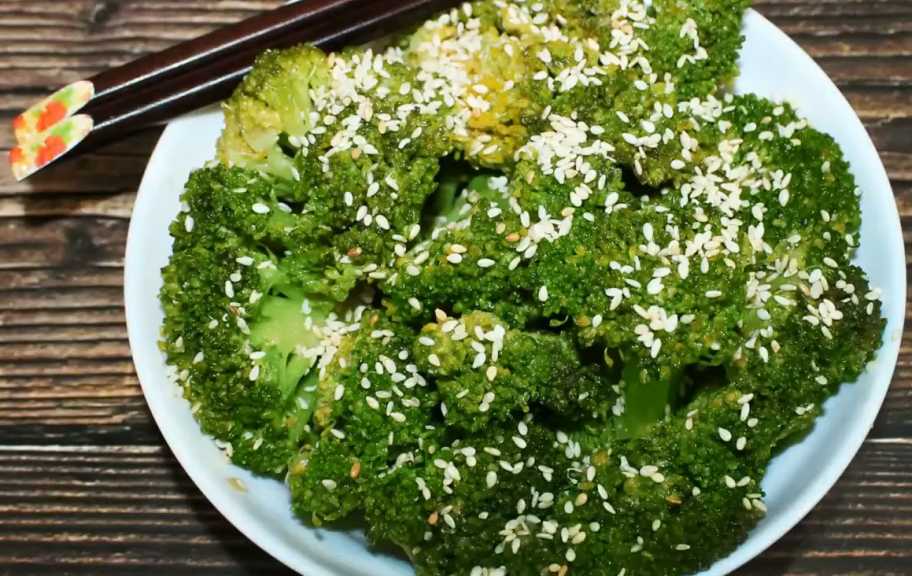 Новый рецепт: Корейская закуска из брокколи с кунжутом — Eda.Video