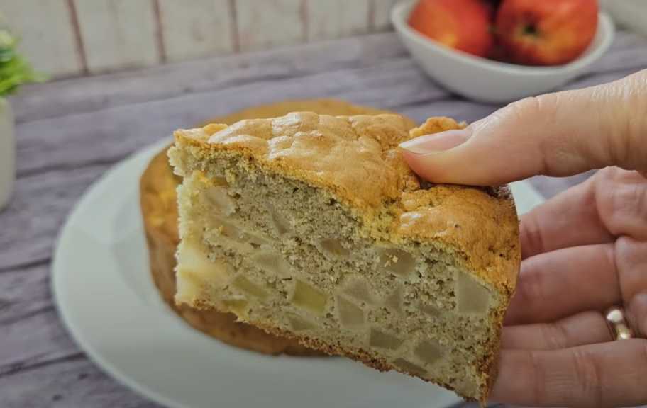 Новый рецепт: Шарлотка с яблоками без сахара — Eda.Video