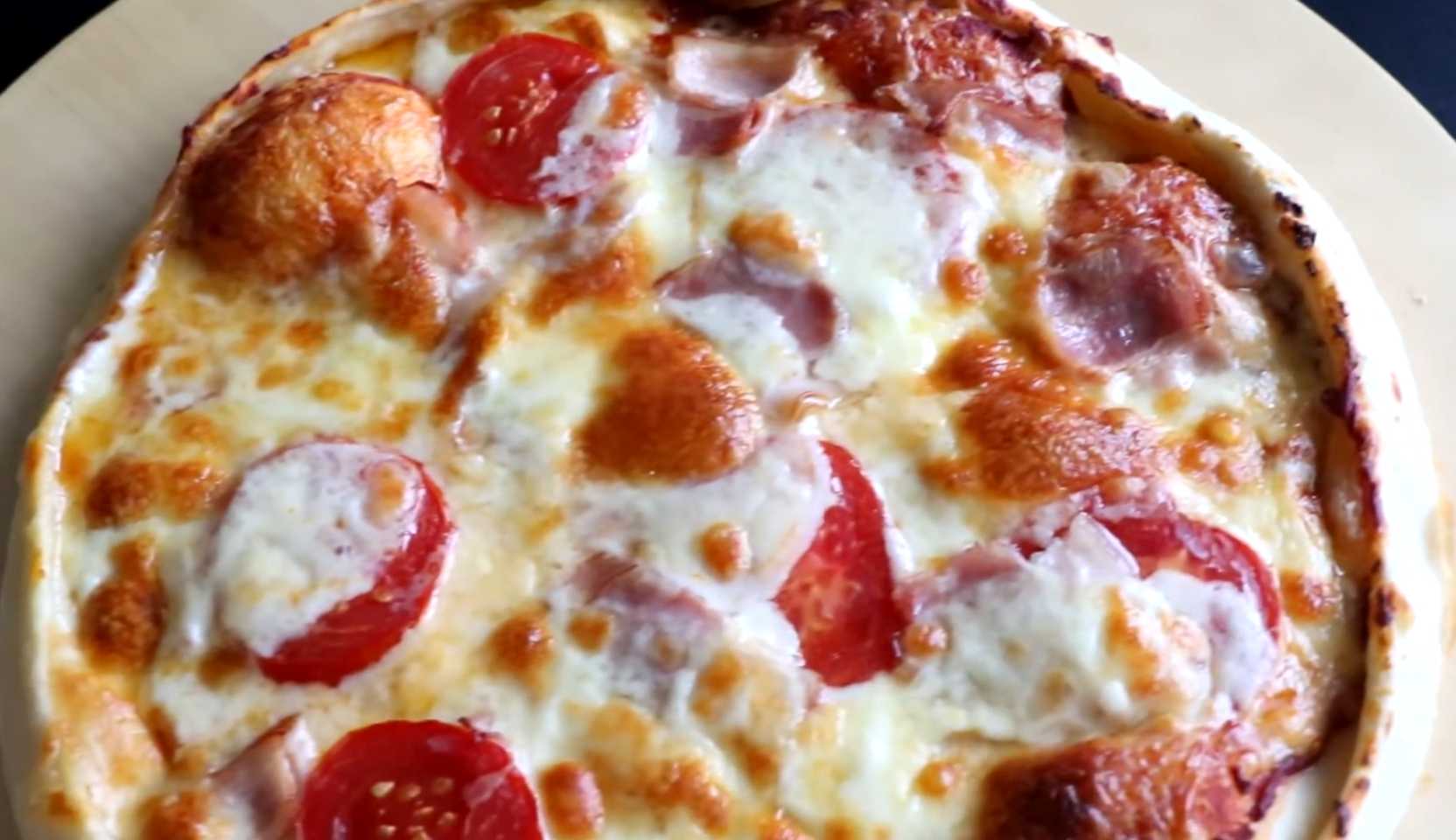 Изображение блюда: Пицца с беконом — Eda.Video
