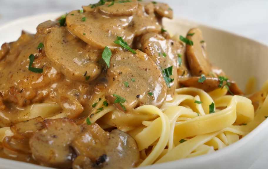 Рецепт: Куриный строганов с грибами