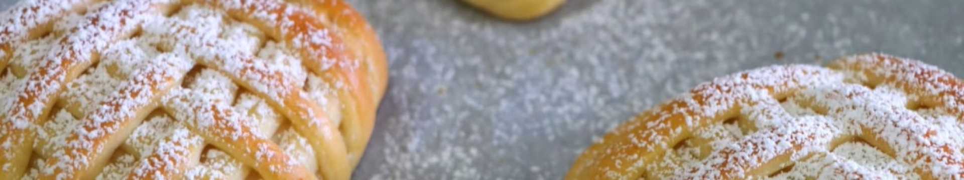 Пирожки-плетенки с яблоком и орехами — Eda.Video