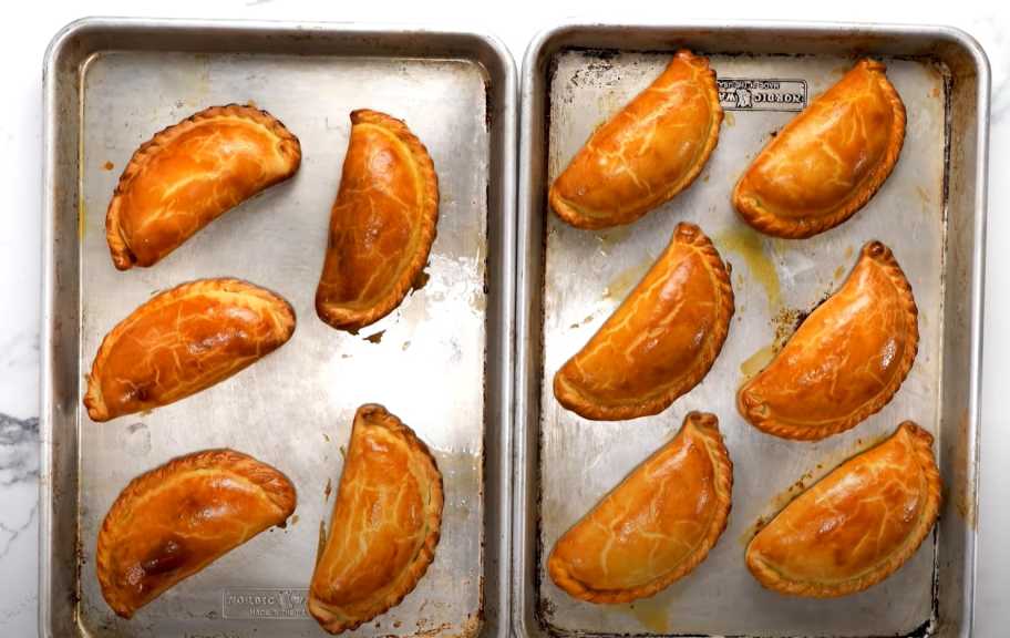 Рецепт: Эмпанадас с мясом в духовке