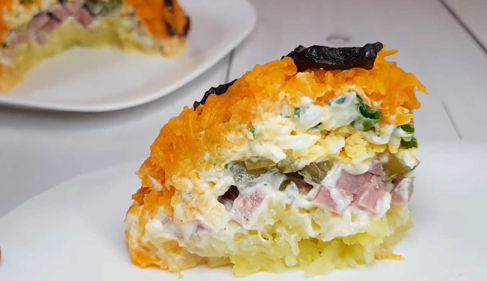 Изображение блюда: Оливье под шубой — Eda.Video