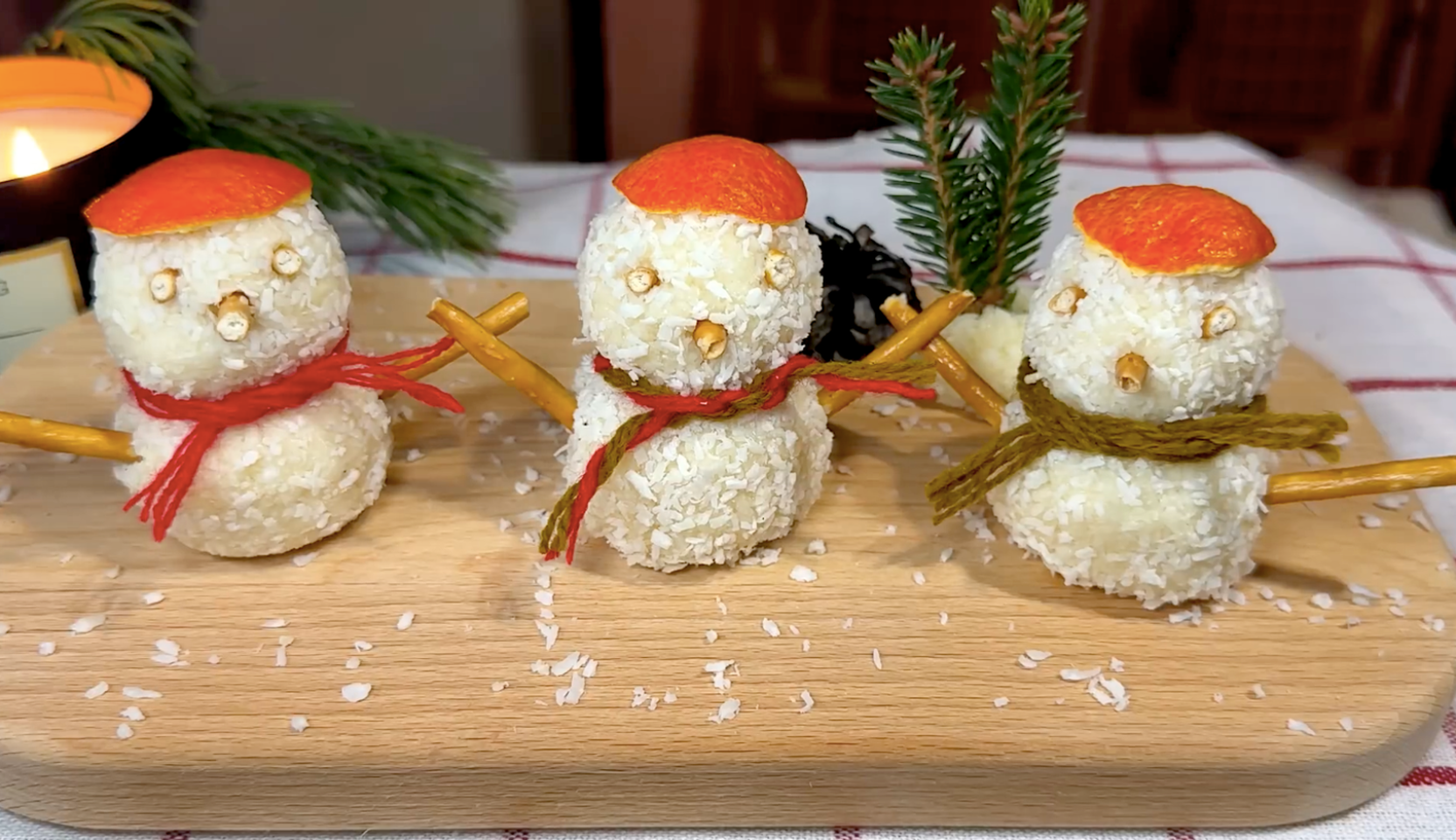 Изображение блюда: Новогодние суши-кексы в виде снеговиков — Eda.Video