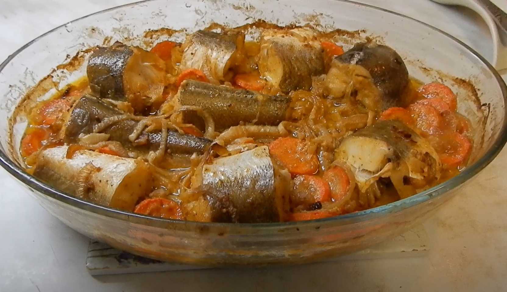 Изображение блюда: Хек с овощами в сметане — Eda.Video