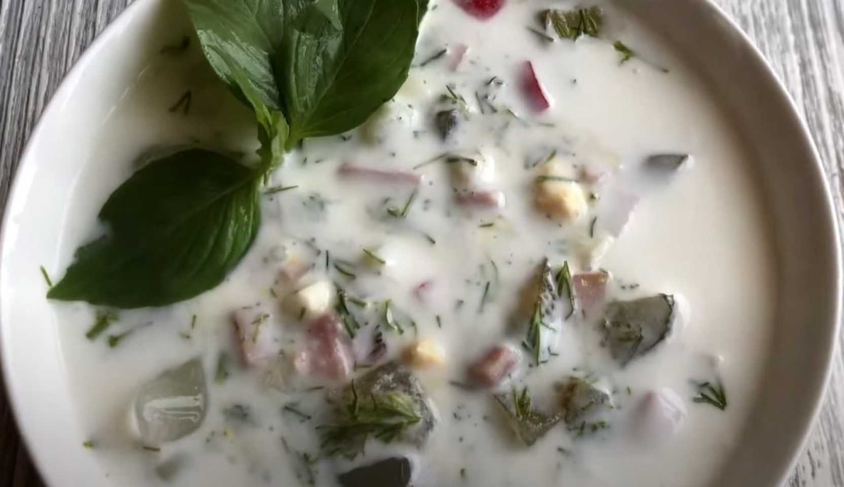 Изображение блюда: Окрошка с солеными огурцами и квасом — Eda.Video