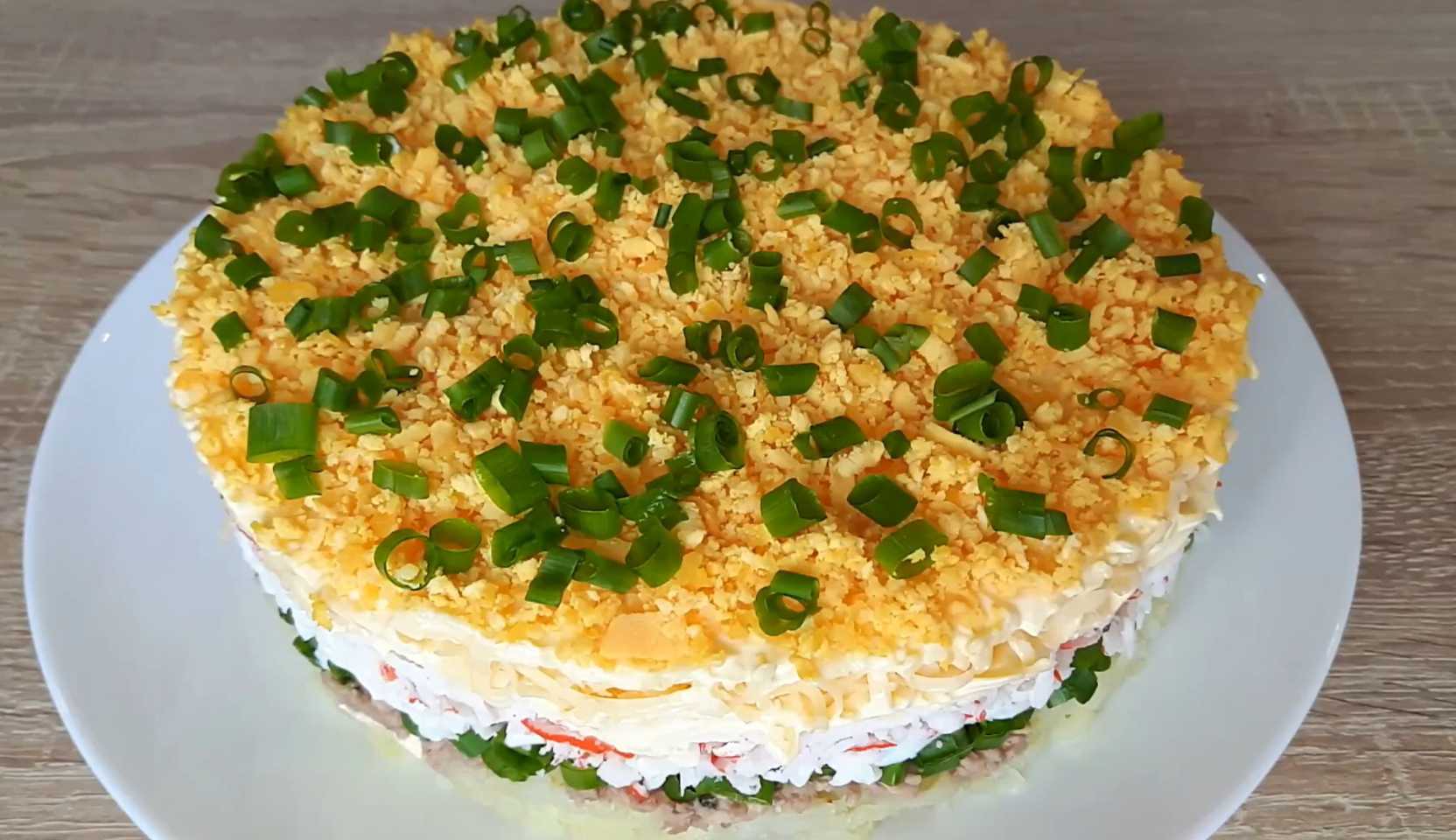 Изображение блюда: Крабовый салат с тунцом — Eda.Video