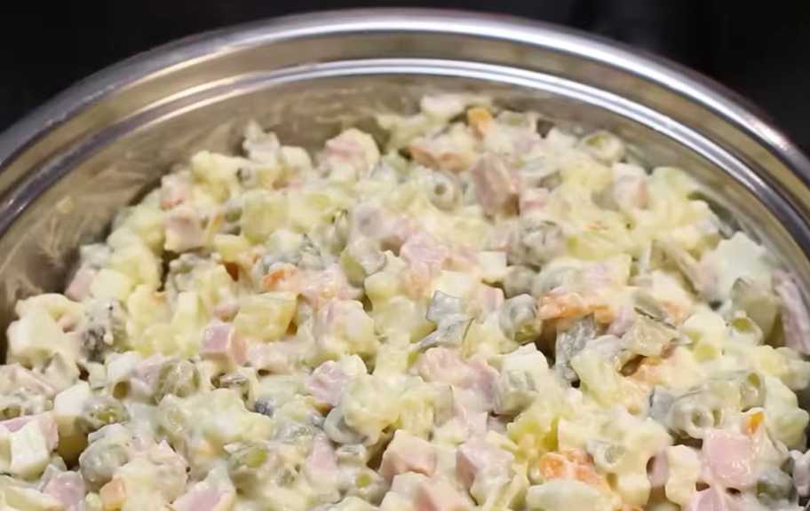 Новый рецепт: Простое оливье — Eda.Video