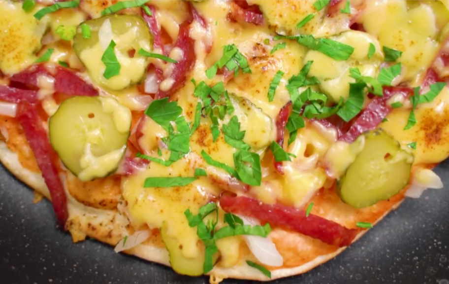 Новый рецепт: Пицца на сковороде без сметаны — Eda.Video