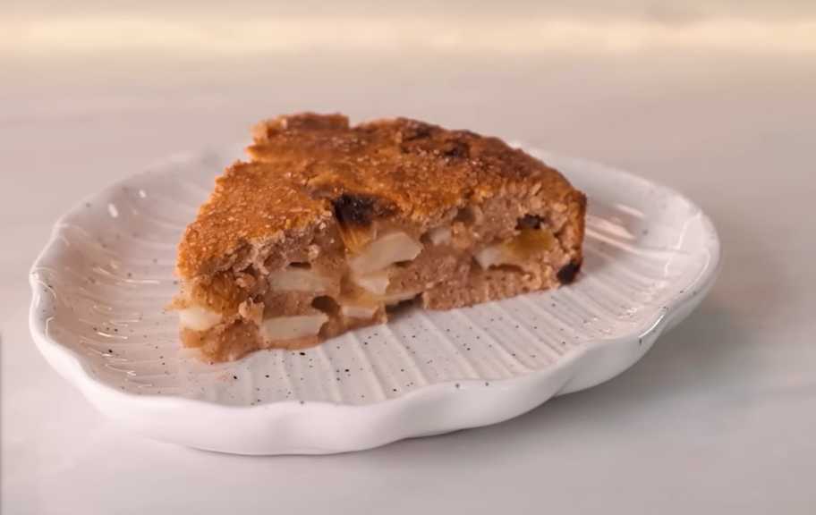 Новый рецепт: Заливная шарлотка с яблоками — Eda.Video