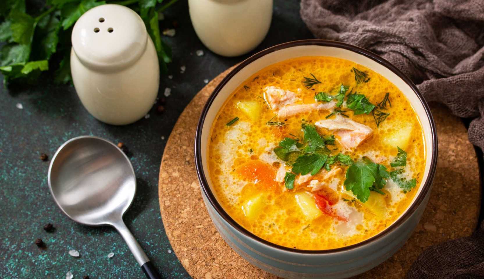 Популярный рецепт для начинающих: Уха из семги — Eda.Video