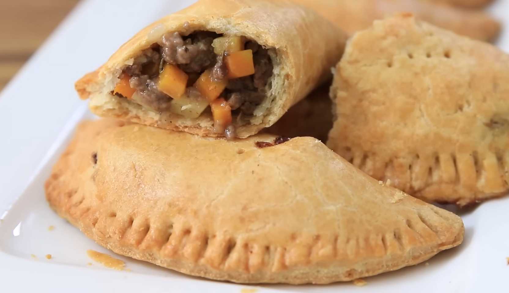 Изображение блюда: Нигерийские пирожки с мясом — Eda.Video