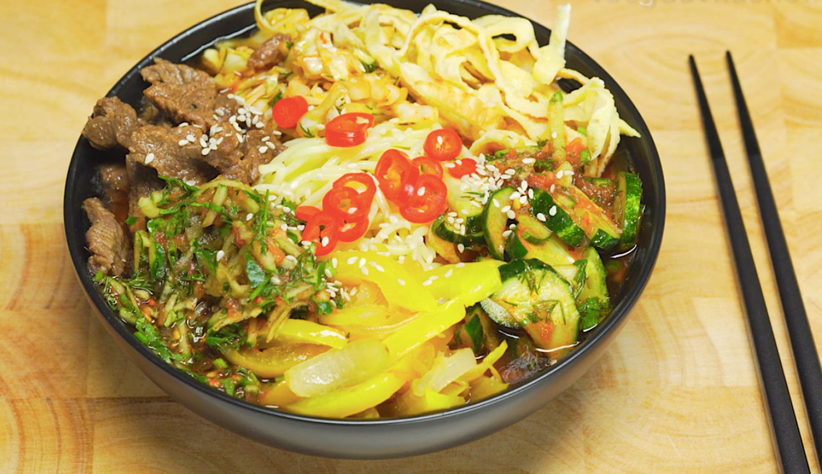 Изображение блюда: Холодный суп Кукси — Eda.Video