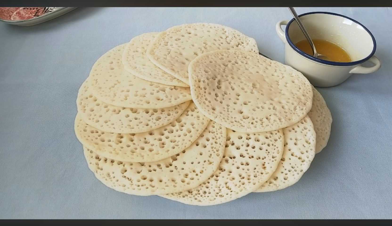 Изображение блюда: Марокканские блины на манке — Eda.Video