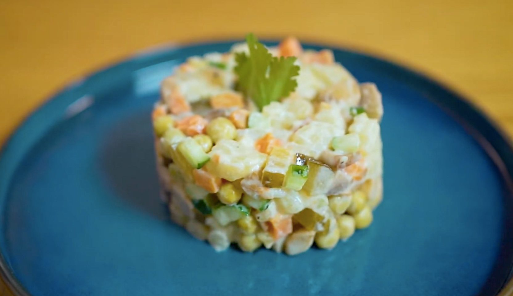 Изображение блюда: Постное оливье с грибами — Eda.Video