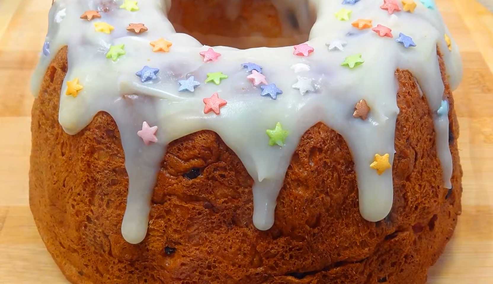 Изображение блюда: Пасхальный кекс-кулич с изюмом и цукатами — Eda.Video