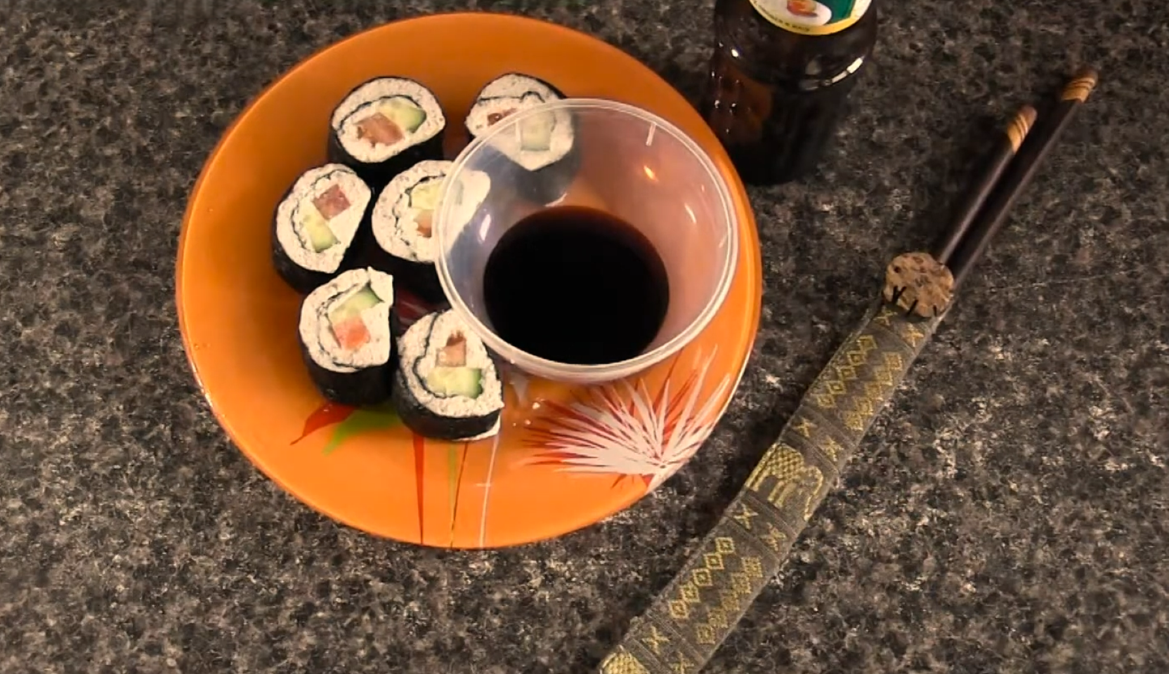 Изображение блюда: Веганские сыроедные роллы с цветной капустой и семечками — Eda.Video