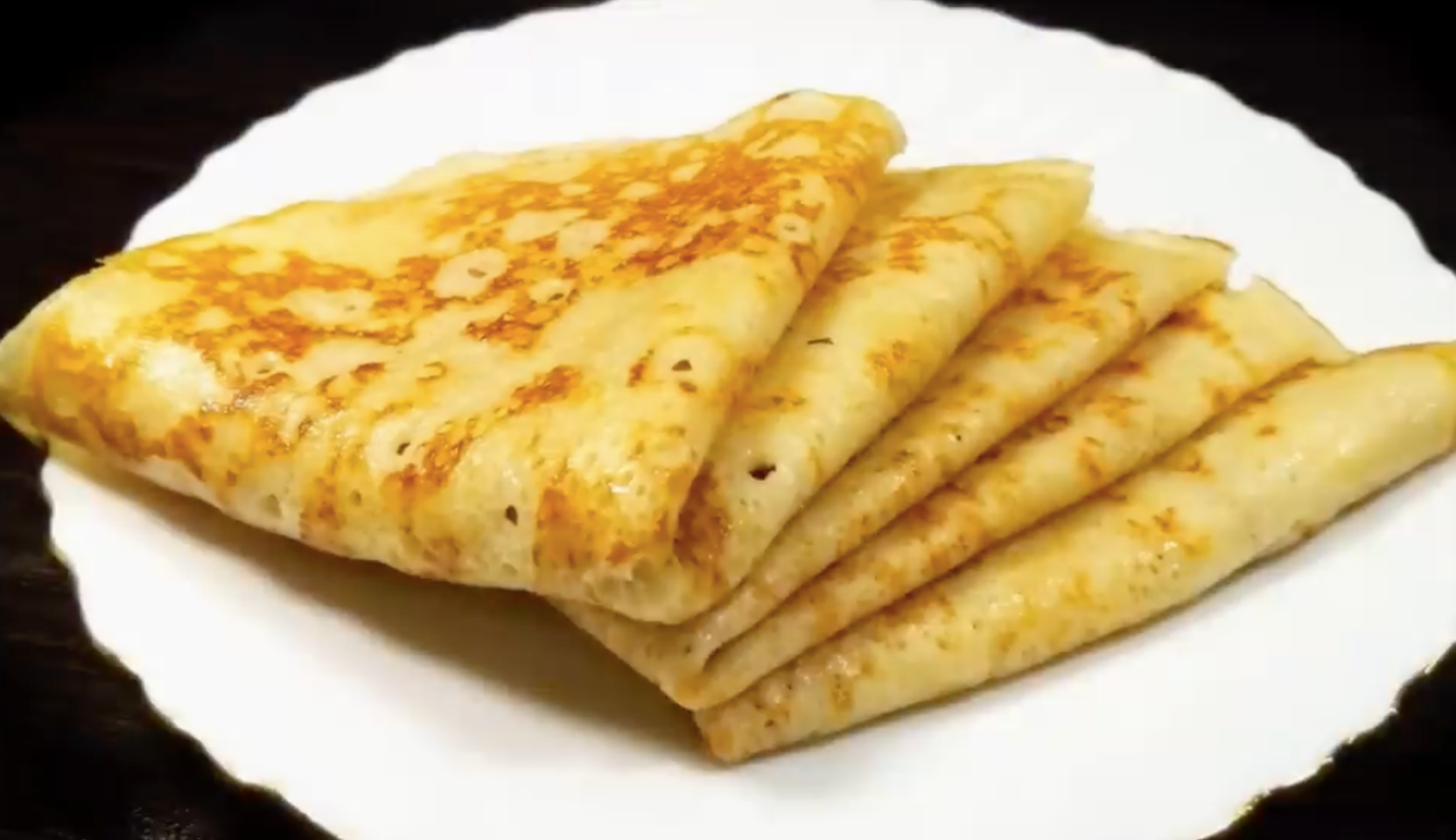 Изображение блюда: Блины на кефире с кипятком — Eda.Video