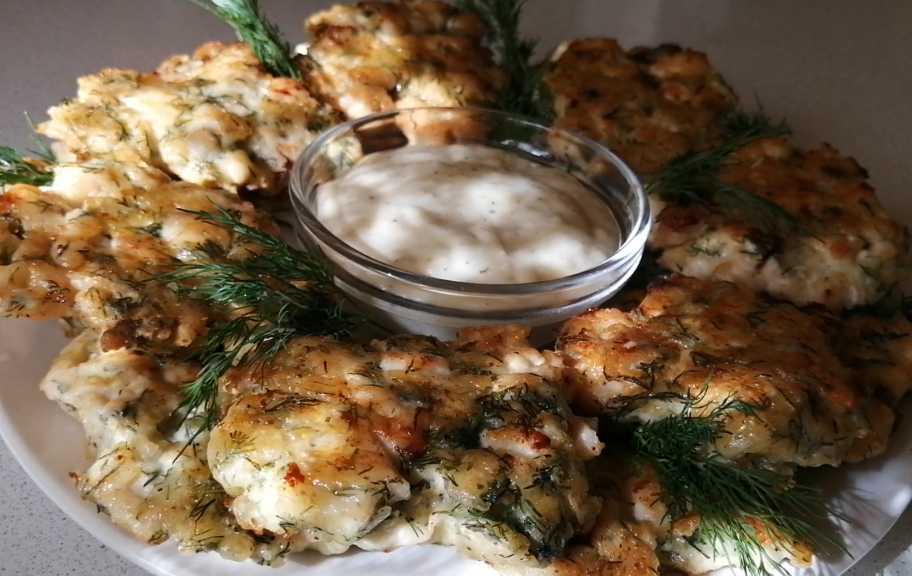 Новый рецепт: Рубленые котлеты из куриного филе с сыром и зеленью — Eda.Video