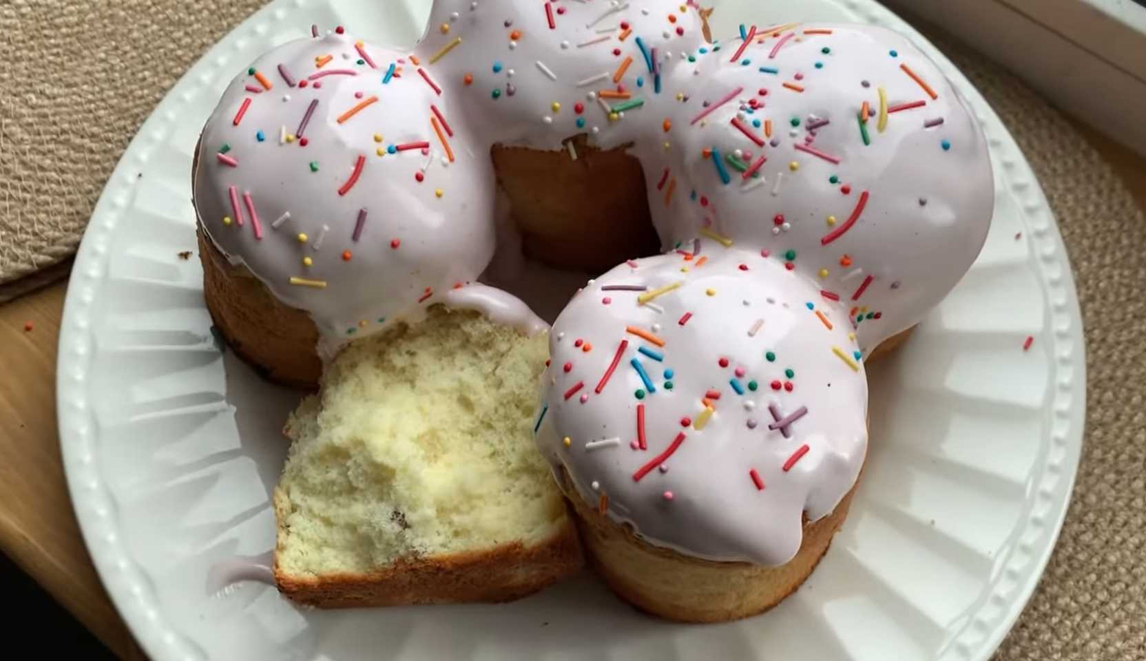 Изображение блюда: Бисквитный кулич — Eda.Video