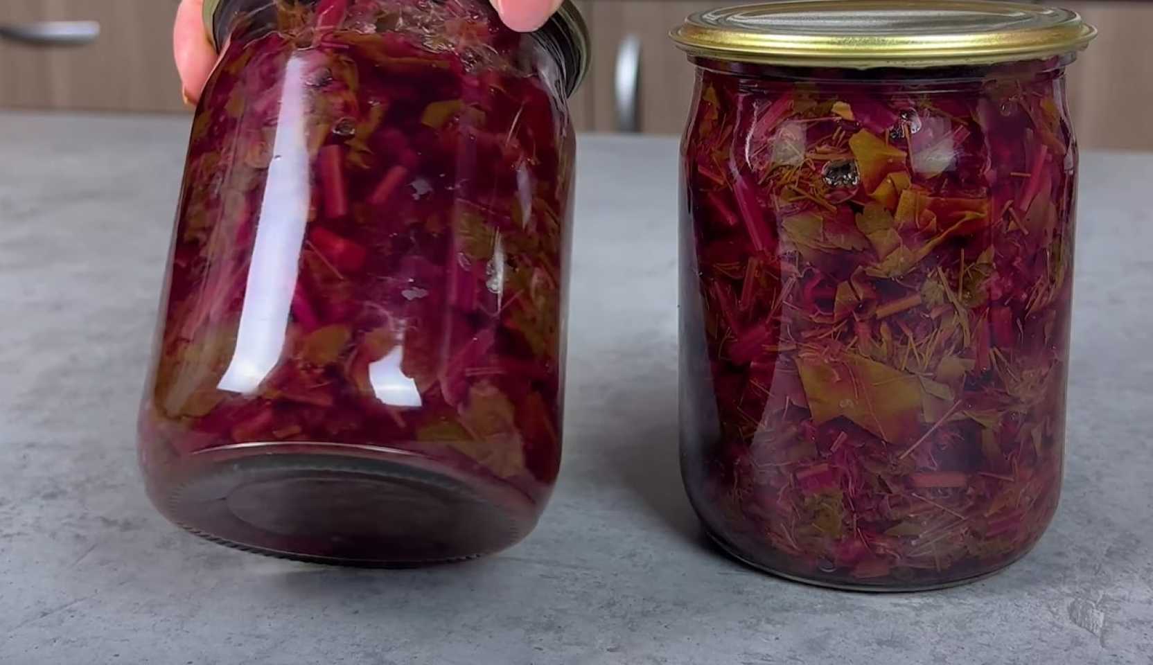 Изображение блюда: Маринованные листья свеклы — Eda.Video