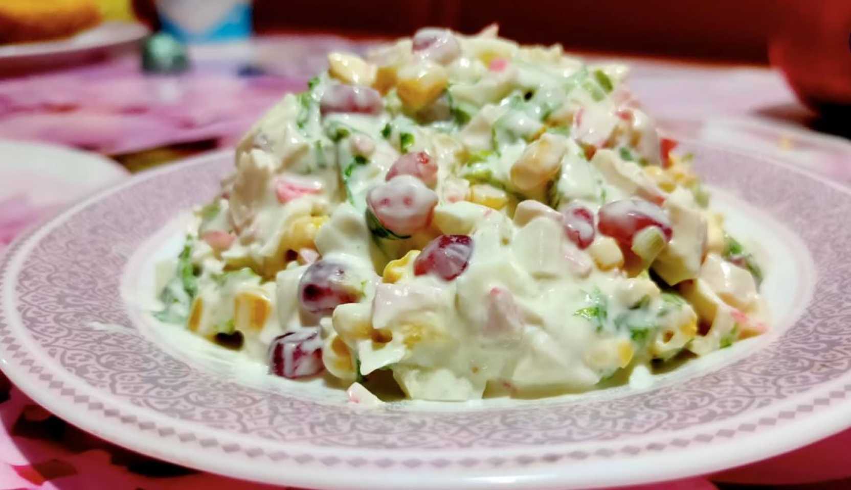 Изображение блюда: Крабовый салат с гранатом — Eda.Video