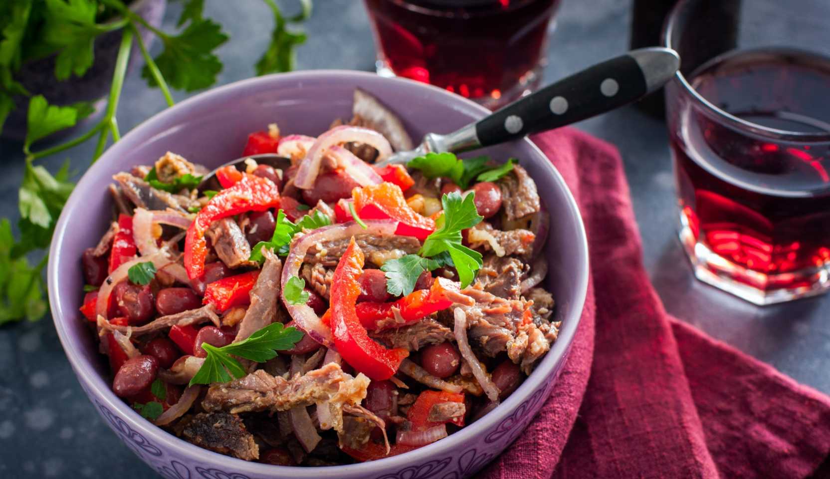 Изображение блюда: Салат Тбилиси — Eda.Video